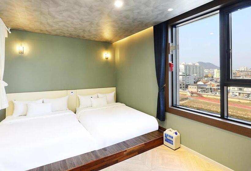 家庭套房, Intro Chuncheon