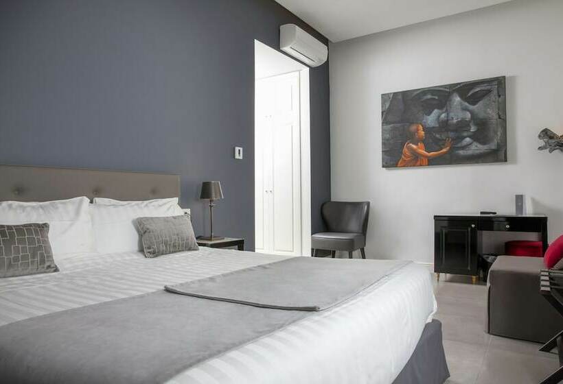 Superior Rum, Boutique Hotel Metro 900