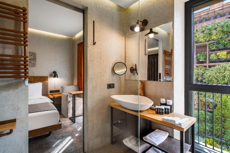 اتاق استاندارد, Iota Hotel Tbilisi