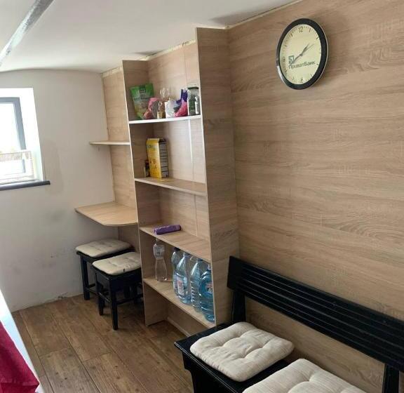 이코노미 룸, Krone Hostel