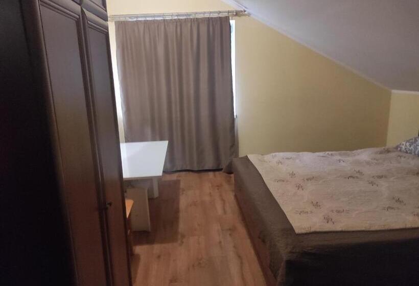 수피리어 트리플 룸, Krone Hostel