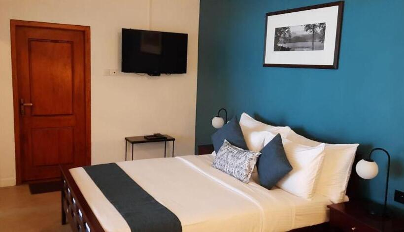 Standard Bungalow 2 Bedrooms 2 Bedrooms Lake View, The Farm Resorts