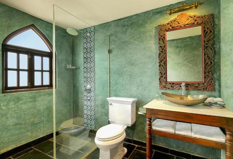 Capsule, Amritara Aura Resort & Spa