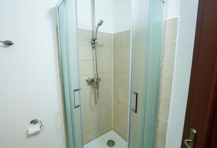 اتاق استاندارد, Maisonette Apartments