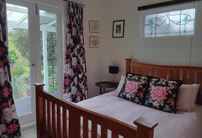 ガーデンビュースタンダードルーム, Folster Gardens Bed And Breakfast