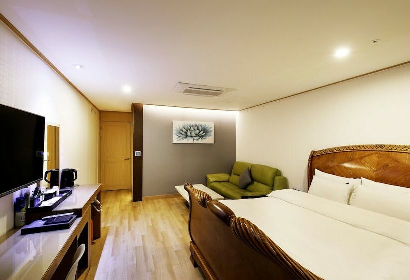 패밀리 스위트, Paju Golden Hill