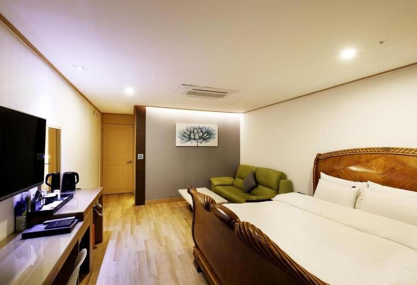패밀리 스위트, Paju Golden Hill