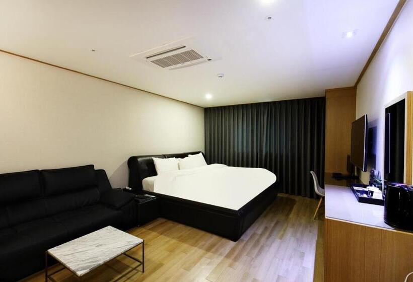 패밀리 스위트, Paju Golden Hill