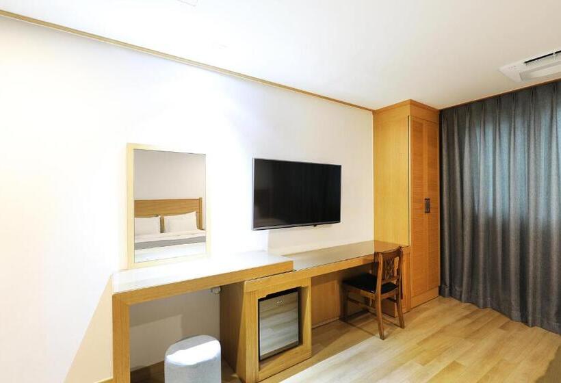 패밀리 스위트, Paju Golden Hill