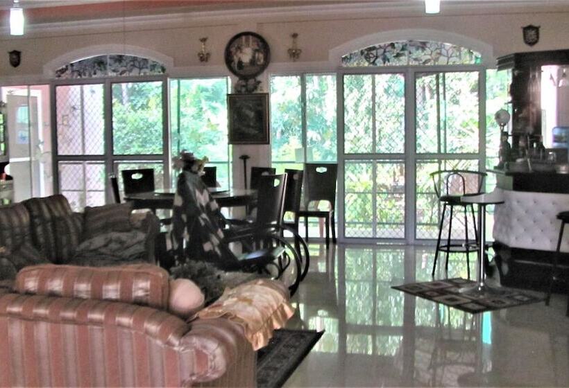 سوییت لوکس, Villa 301 B&b