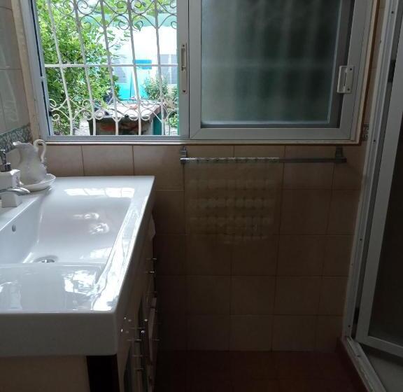 سوییت لوکس, Villa 301 B&b