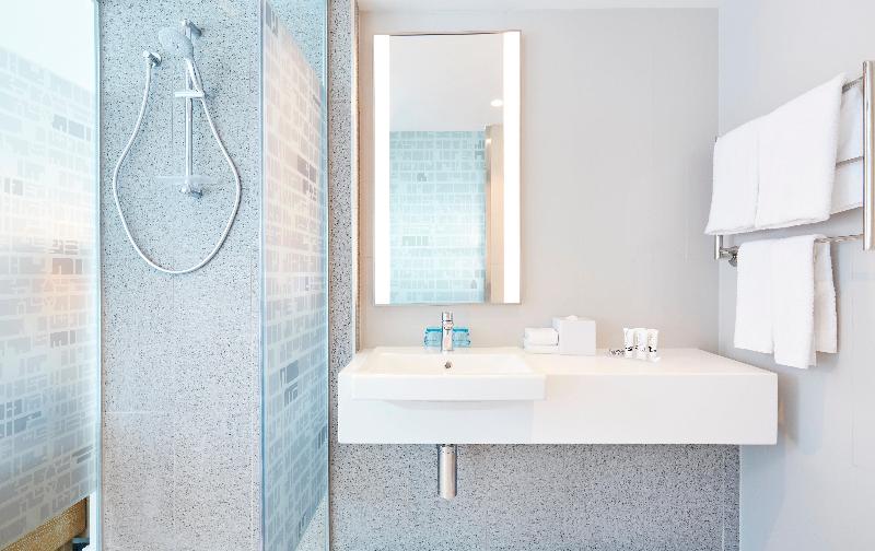 스탠다드 룸, Holiday Inn Express Adelaide City Centre, An Ihg