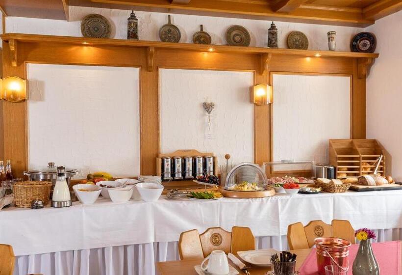 舒适型房间, Restaurant Straussen