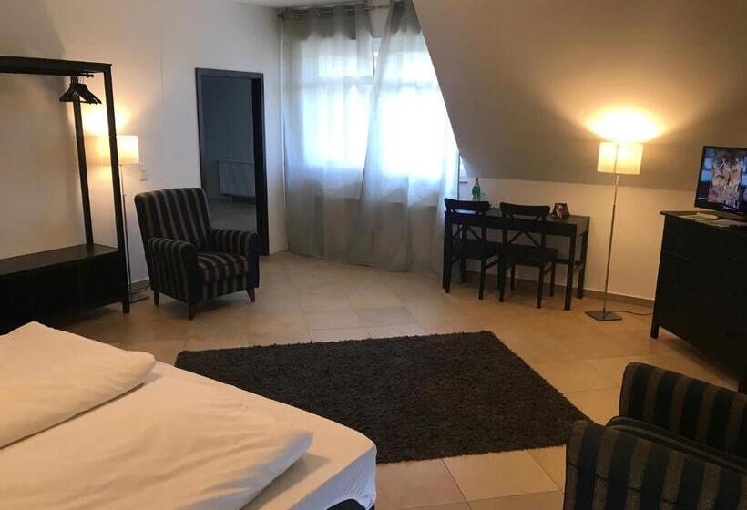Четырехместный Номер Классик, Ds Hotel Restaurant Gronau