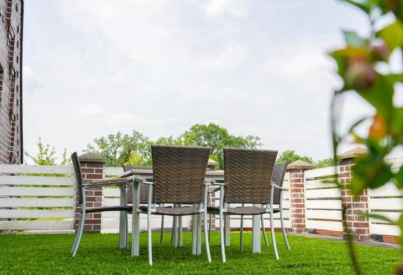 Четырехместный Номер Классик, Ds Hotel Restaurant Gronau