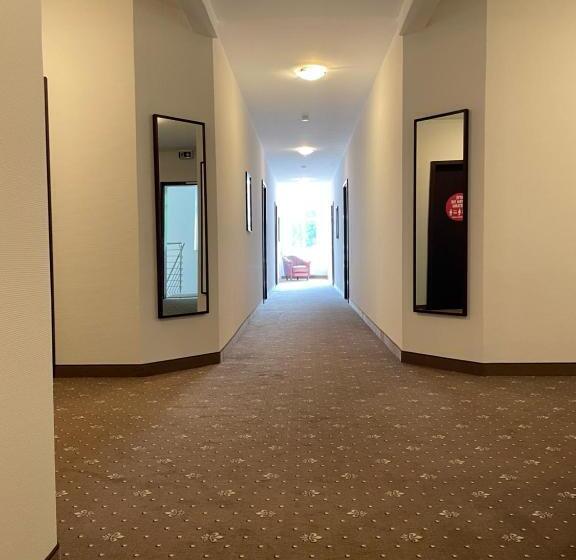 Четырехместный Номер Классик, Ds Hotel Restaurant Gronau