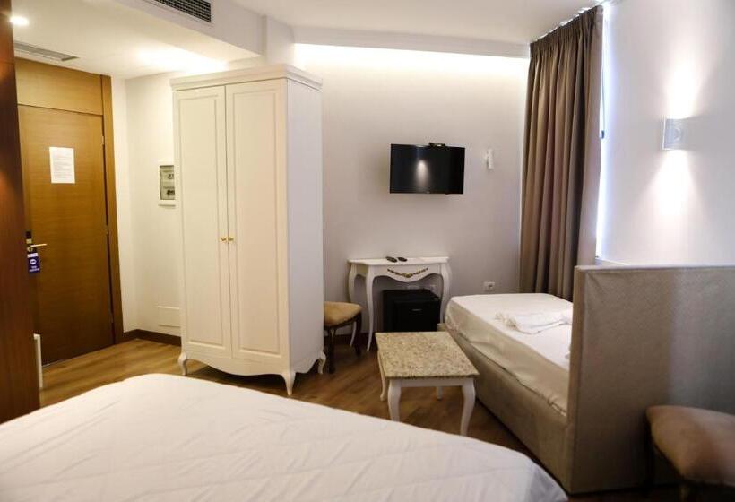 디럭스 트리플 룸, Golden Ring Resort