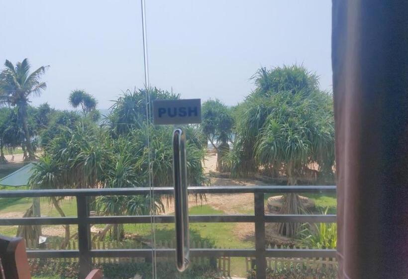اتاق لوکس با بالکن و چشم‌انداز دریا, Mirissa Gate Resort