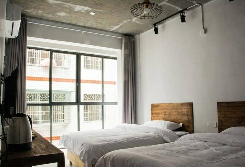 スタンダードルーム, Geographer Hostel