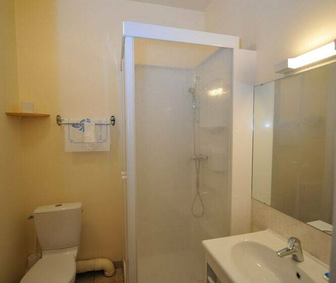 Номер Стандарт Трехместный, Hôtel Les Bateliers