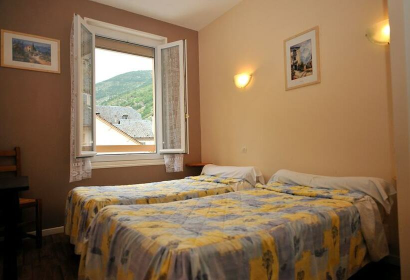 Номер Стандарт, Hôtel Les Bateliers