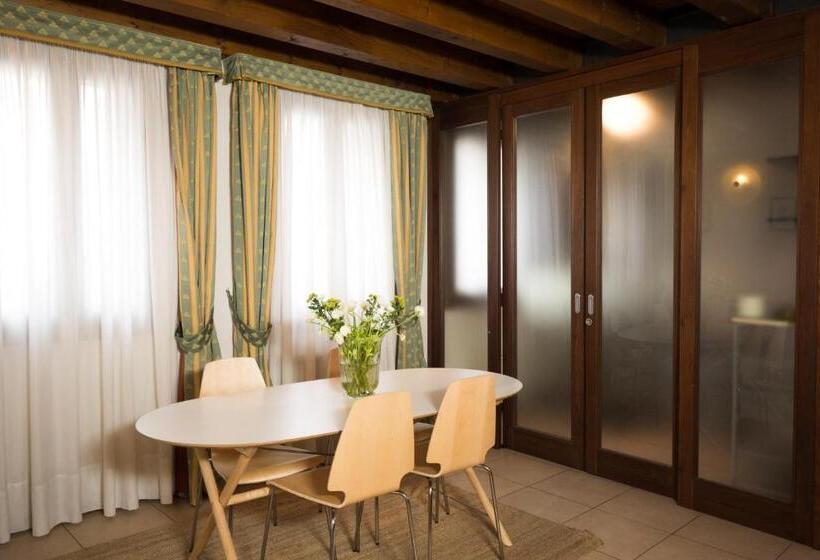 スイート, Casanova Fourrooms