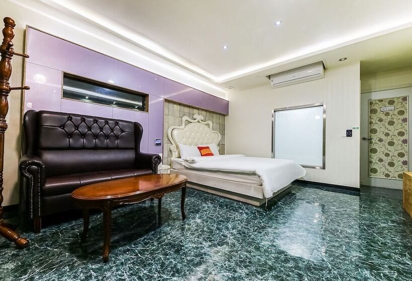 اتاق استاندارد, Inca Motel
