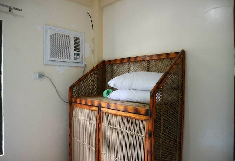 Quarto Familiar, Aleston Secret
