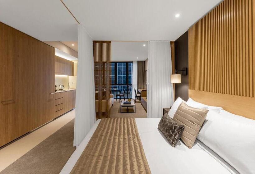 스탠다드 스튜디오, Skye Hotel Suites Parramatta