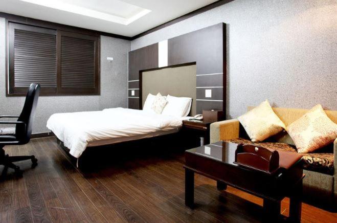 Номер Стандарт, Luxury Hotel Osan