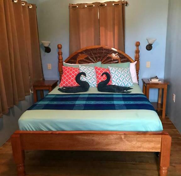 بانگلوی استاندارد, Tilt Ta Dock Resort Belize