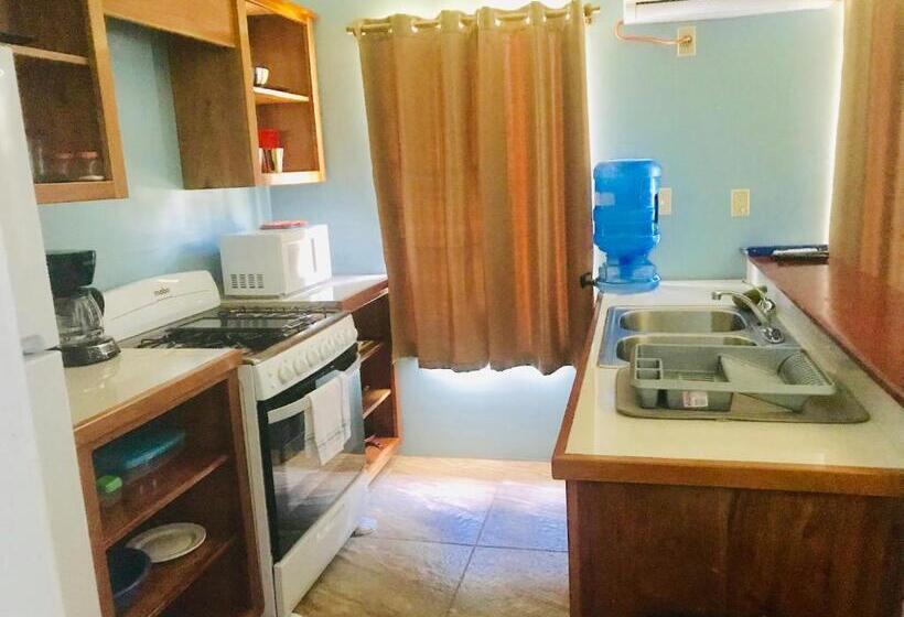 بانگلوی استاندارد, Tilt Ta Dock Resort Belize