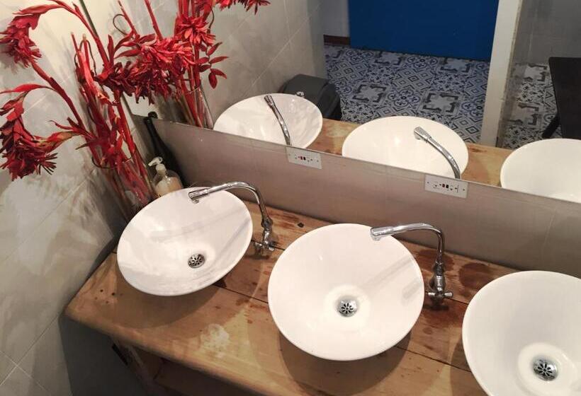 تختخواب در اتاق مشترک, Casa La Bella Samaria Boutique