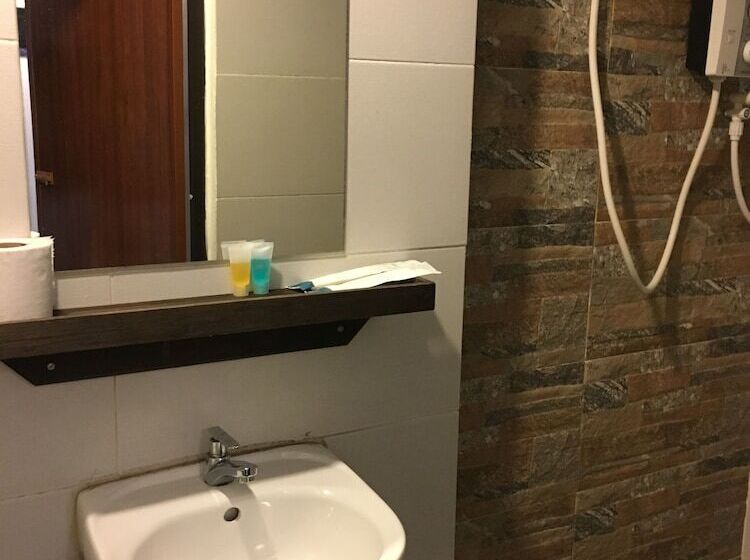 اتاق خانوادگی, House Of My Eternal Love   Kulai Homestay