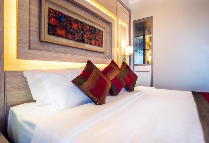 سوییت سوپریور, Golden Tulip Le Diplomate