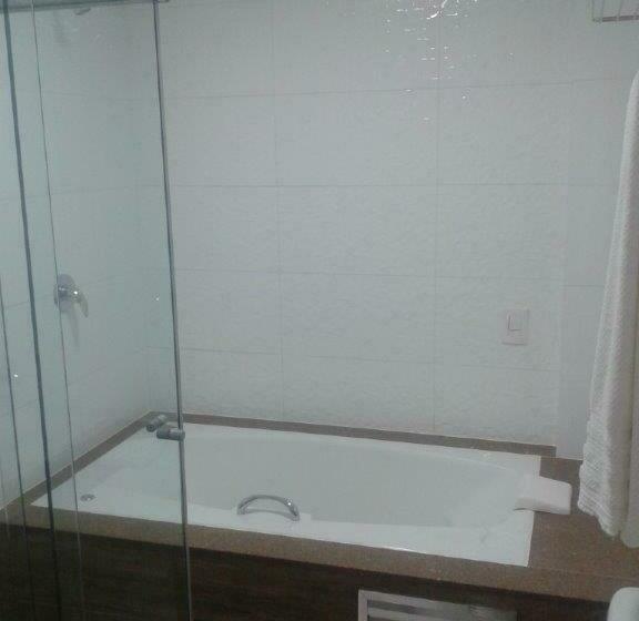 자쿠지 스위트, Leiria