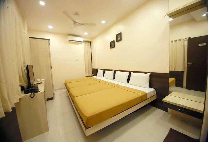 四人标准间, Madhuri Executive