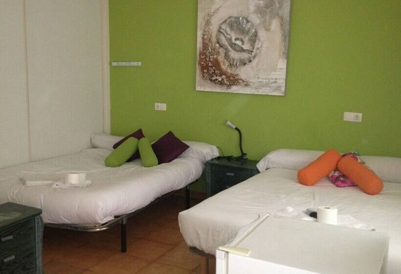 4인용 스탠다드 룸, Bhg Hostel Secar De La Real