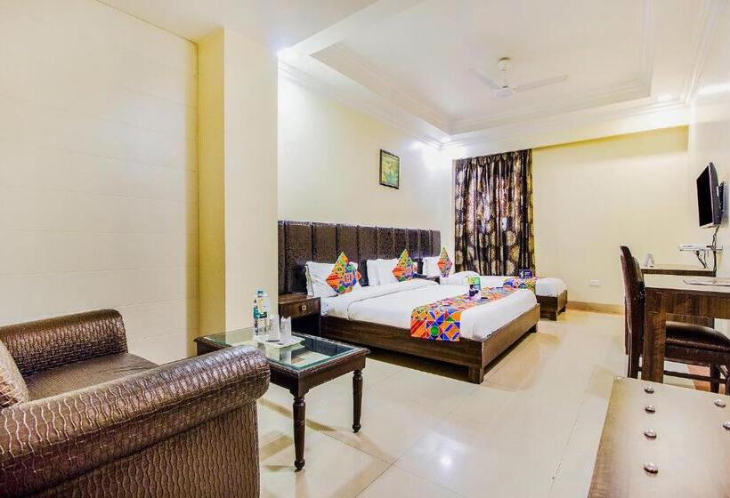 اتاق خانوادگی, Fabhotel Aaykay Model Town