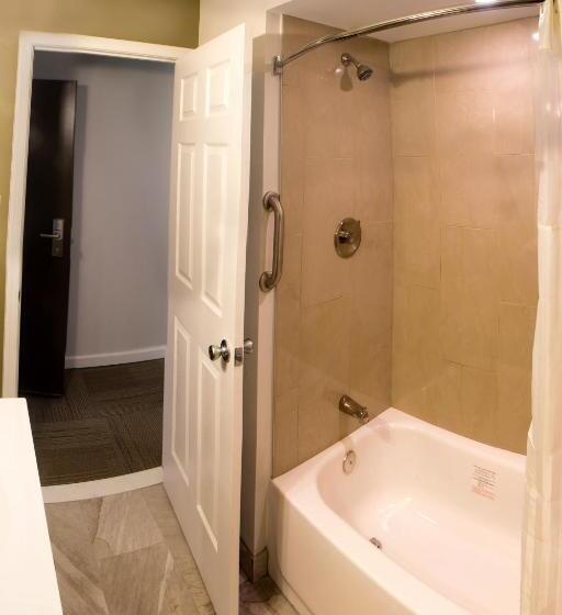 اتاق استاندارد یک نفره, Chateau Suites