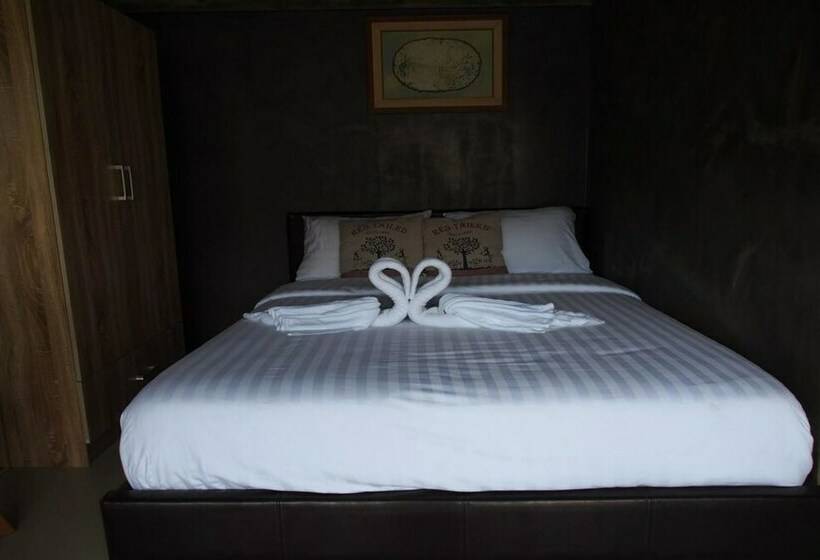 استودیوی استاندارد, Loft 21 Apartment Romklao