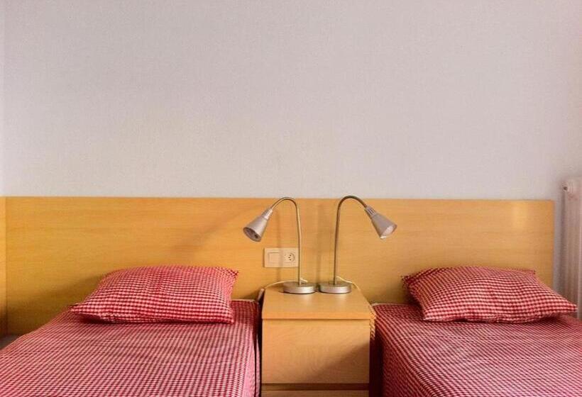 اتاق استاندارد چهار تخته, Résidencia Universitària Pare Claret   Hostel