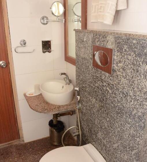 اتاق لوکس, Sparrow Inn Ankur