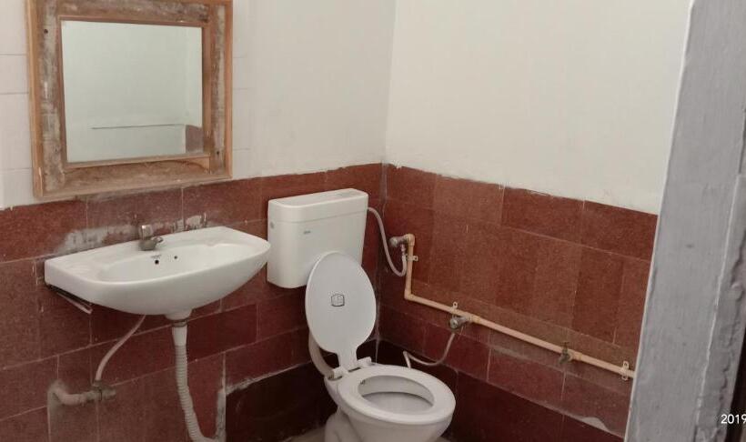 اتاق لوکس, Sparrow Inn Ankur