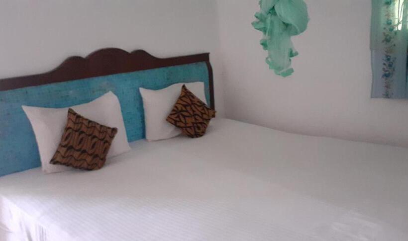 اتاق اکونومی, Nilaveli Beach Rooms