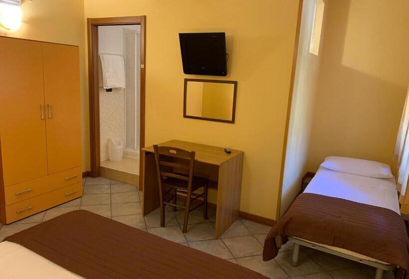 اتاق استاندارد سه نفره, B&b Le Quercigliole