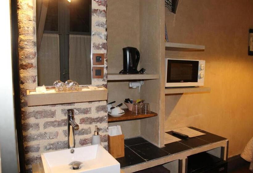 اتاق عادی, Côté Chambres