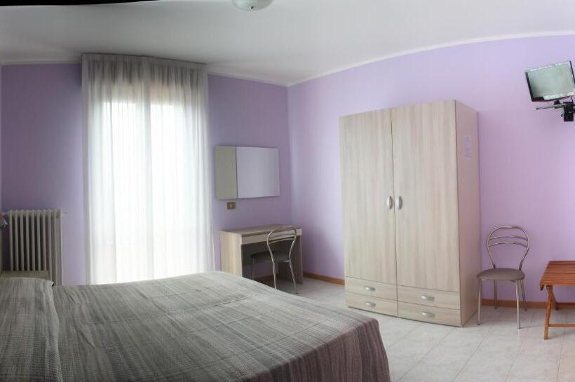 Номер Стандарт Трехместный, Albergo Esperia