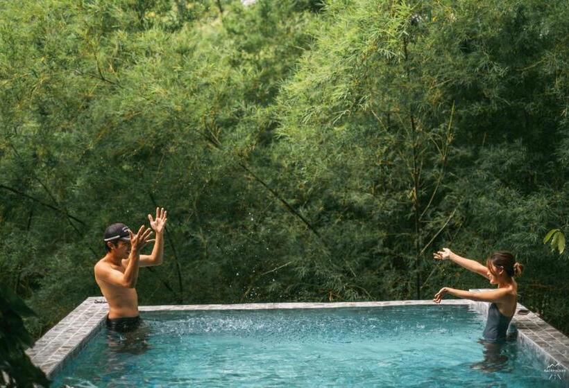 ویلای یک اتاق خوابه با استخر شنا, Veravian Resort