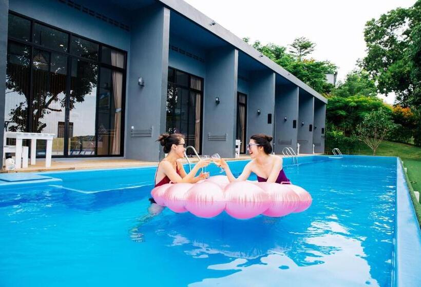 풀장 전망 스위트, Veravian Resort